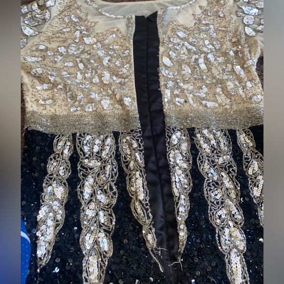 COPY - Selling this beautiful black/silver gown that has only been worn once. S… - Picture 8 of 12